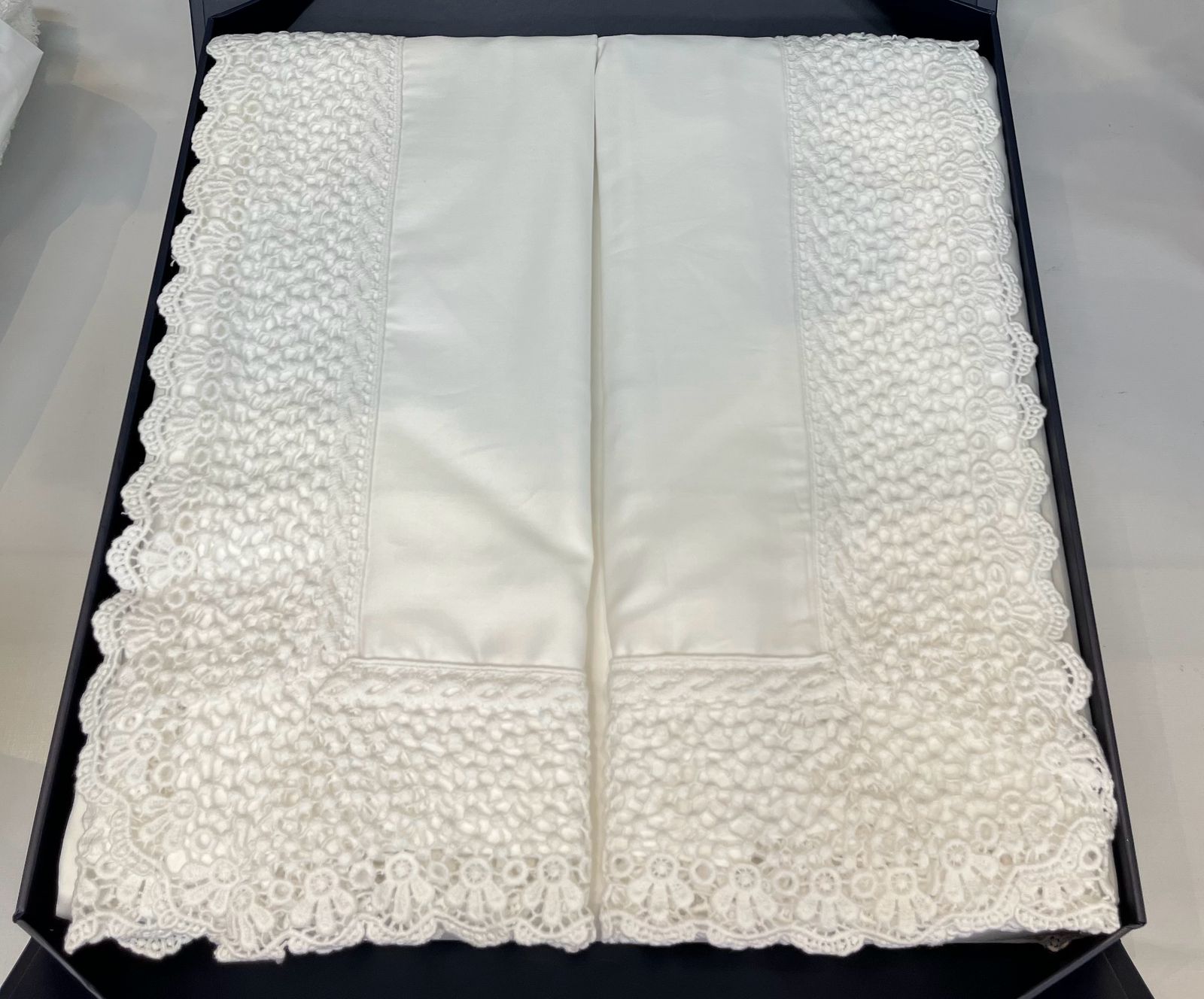 JOGO DE CAMA S.KING BELL COR BRANCO C/RENDA BRANCA